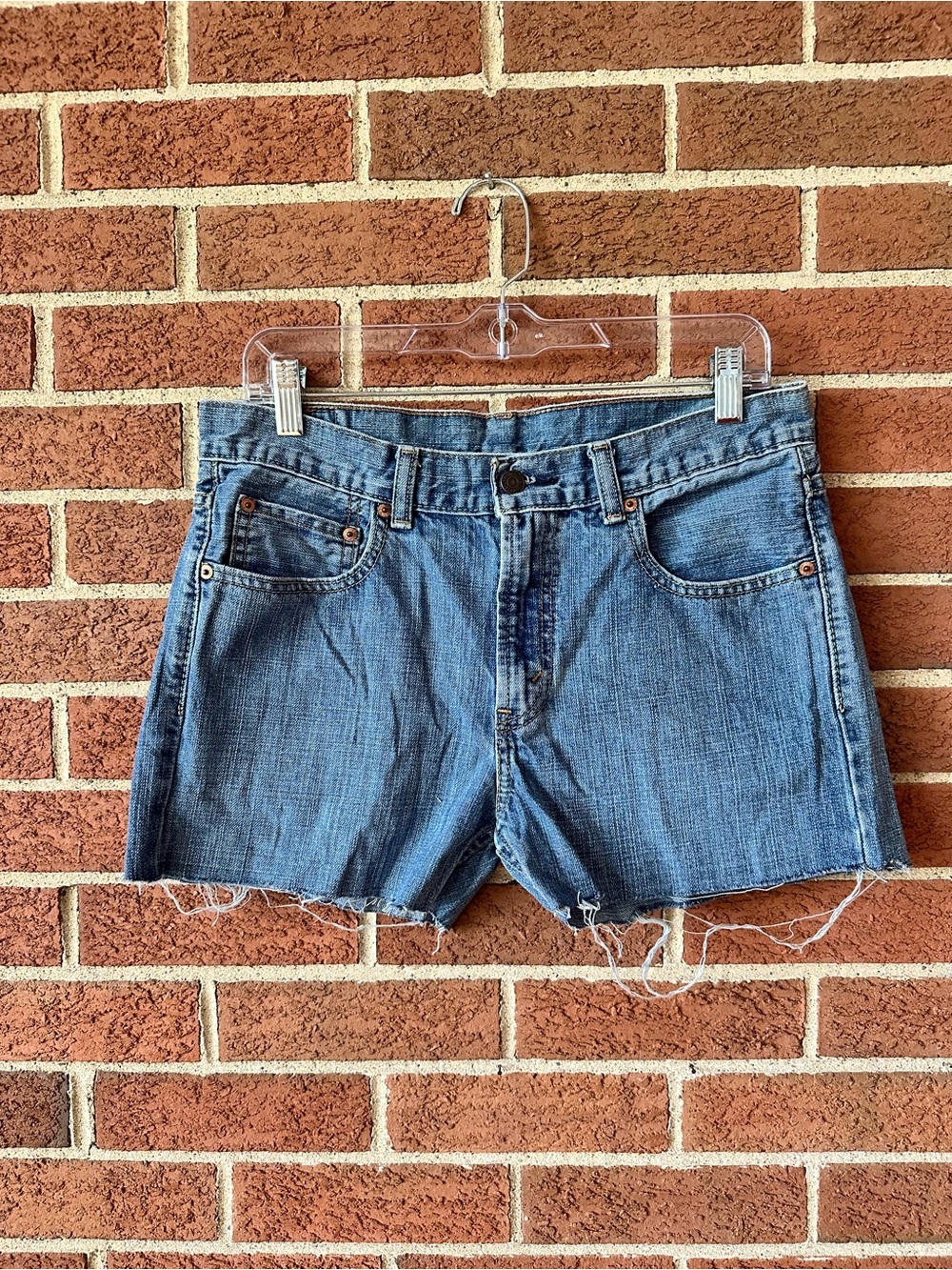Levi's 550 Women’s Blue Medium Wash Denim Cut Off Shorts Relaxed, 6